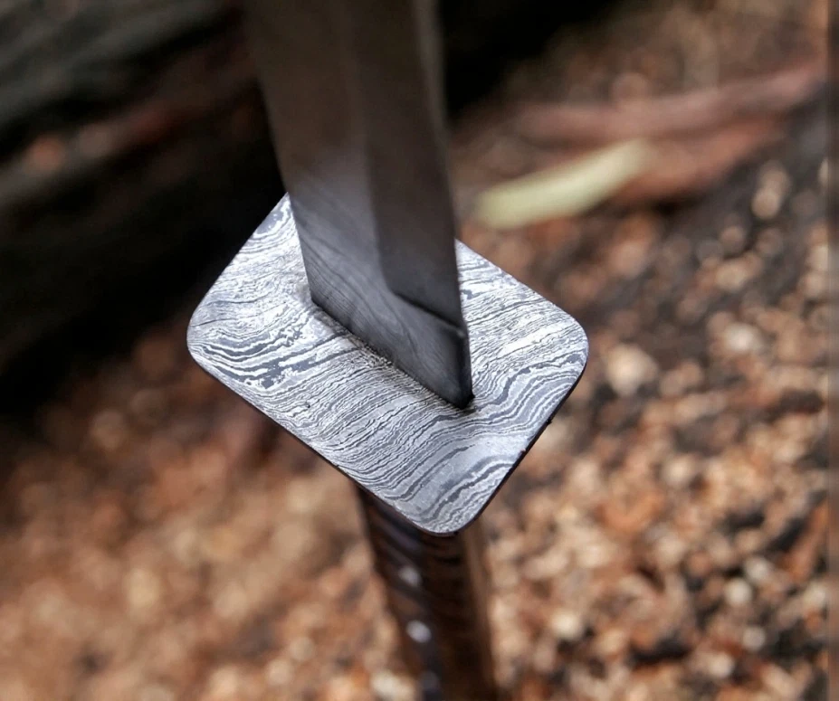 Espada de combate de espiga completa forjada a mano hoja de acero Damasco de 40" de largo con funda. Foto 4 de 4