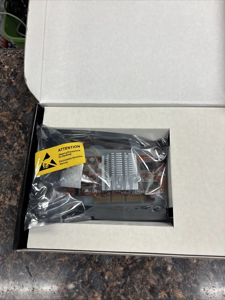 Abit R9200SE-DT Radeon 9200 SE 128MB DDR AGP Graphics Card - New In Box - Image 3 of 4