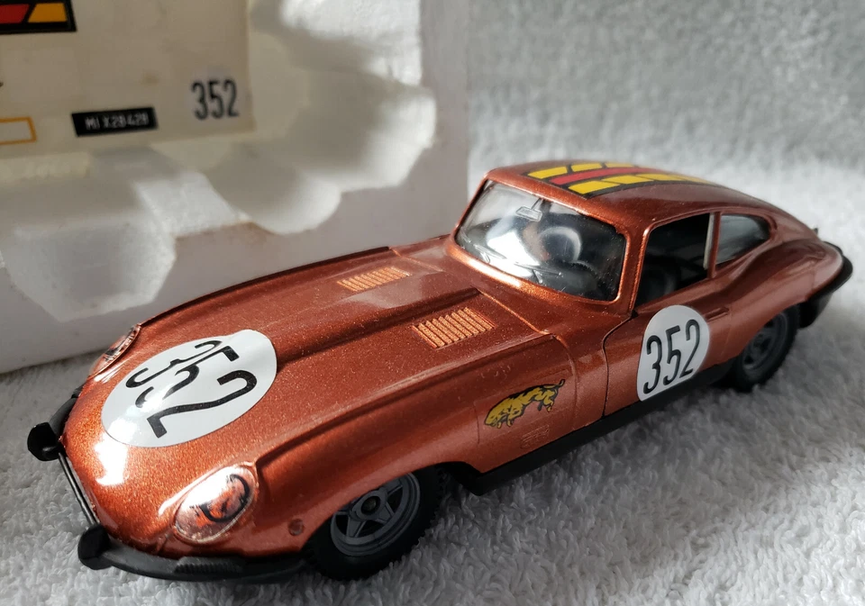 Vintage Polistil SN02 Jaguar XKE 4,2 litros escala 1/24 Die Cast Metallic Bronce Foto 4 de 4