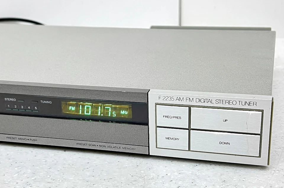 Philips F2235 Spitzenklasse FM-AM Digital Stereo Tuner Top-Zustand+1J.Garantie!! - Bild 4 von 4