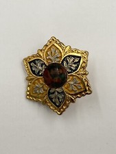 Vintage Star Shaped Flower W/ Leaves Design In Middle Lapel Pin Brooch