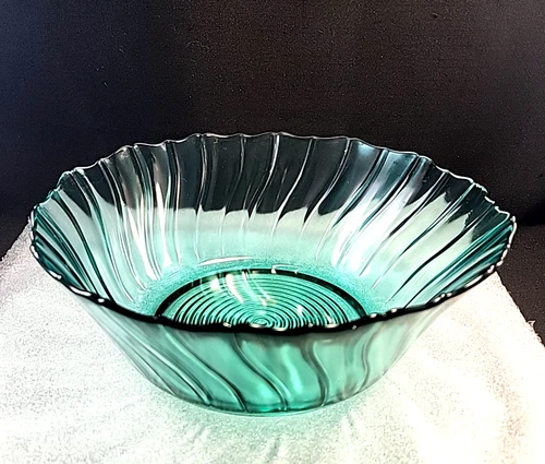 Depression Glass Jeannette Ultramarine Swirl Pattern 9” Serving Bowl