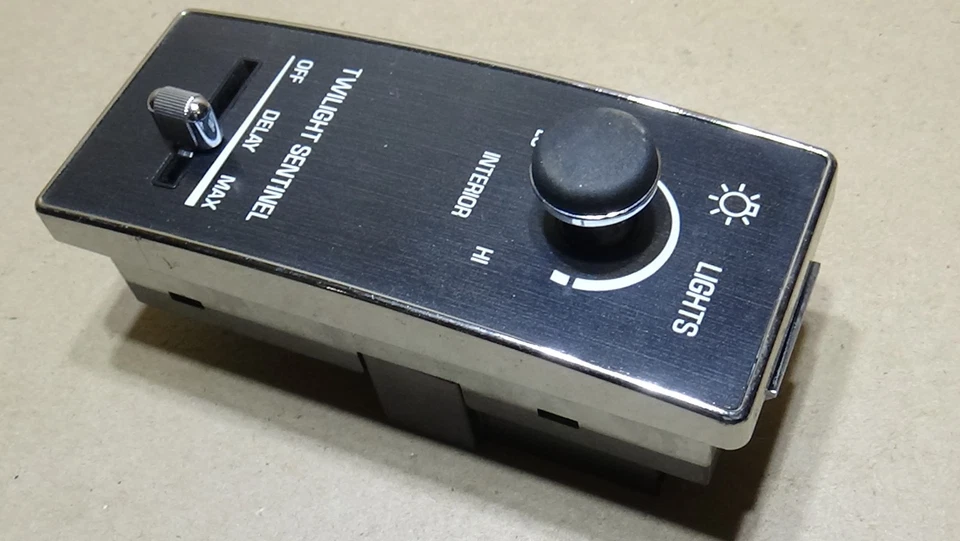 Interruptor centinela de faros Cadillac Fleetwood Brougham 1993-1996 Foto 4 de 4