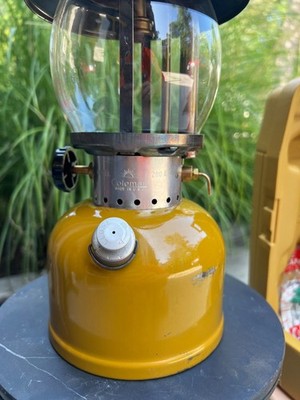 Coleman 200A Gold Bond Lantern 5/1972 Excellent Original Condition