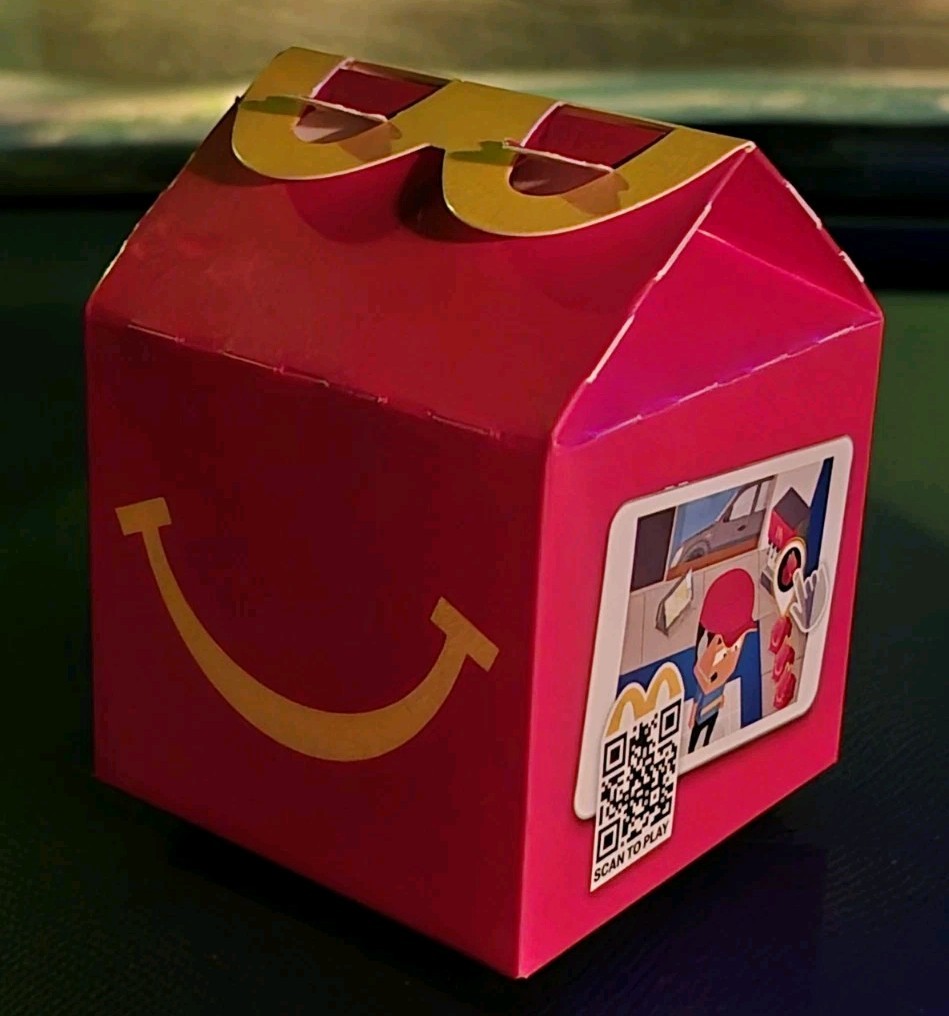 LIL McDonald's Happy Meal Toy 2025 Restaurant Building Canada #2