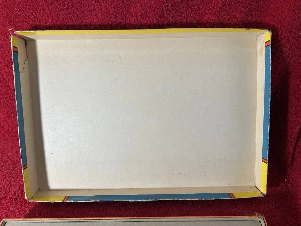 Vintage 1936 Bingo Card Set Milton Bradley complete set Wooden Numbers & markers - Image 3 of 4