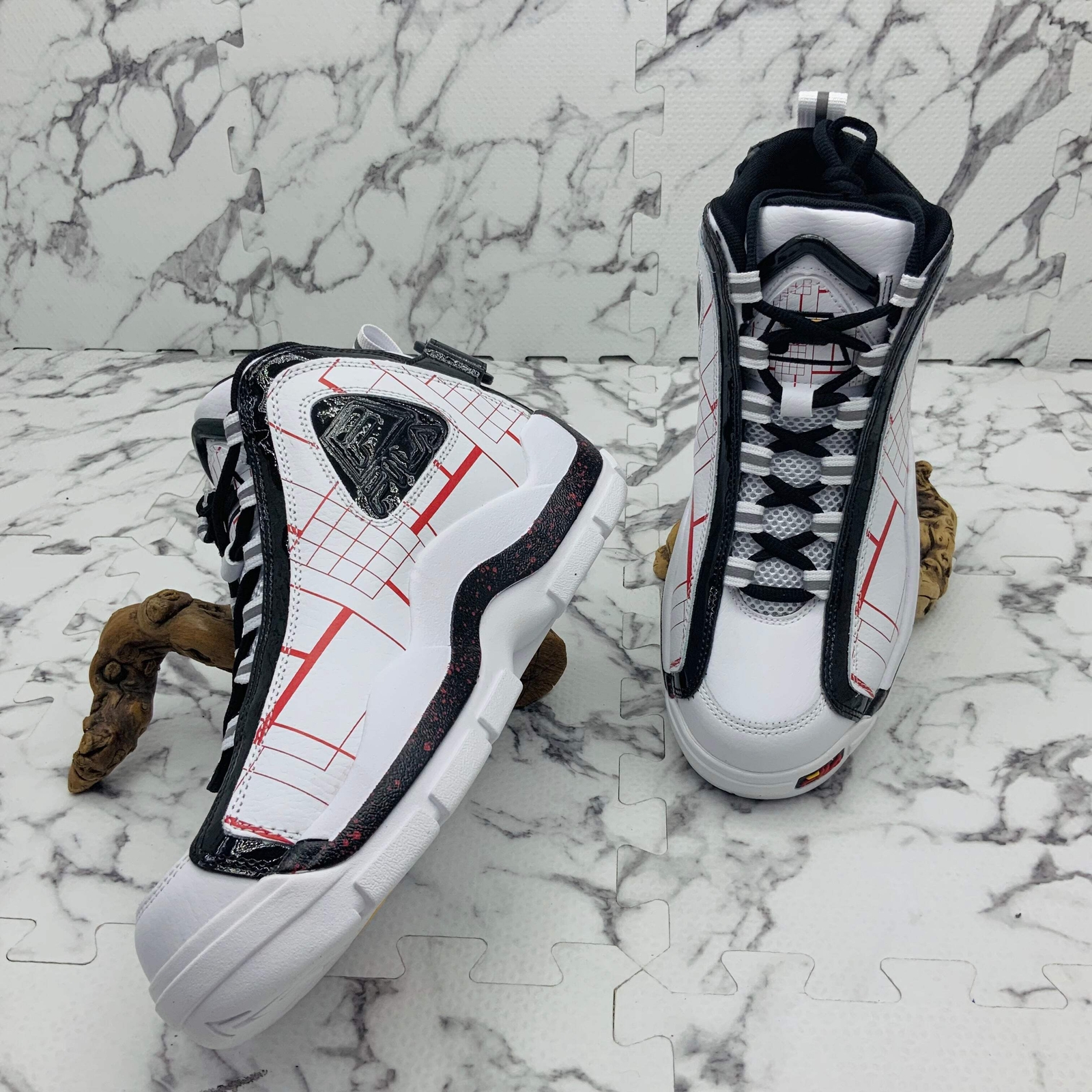 Sneakers Uomo Fila Grant Hill 2 Bianco Nero Rosso Nuove con etichette