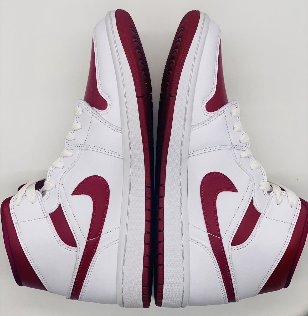 NEW Nike Air Jordan 1 Mid Chicago Reverse BQ6472-161 Women's