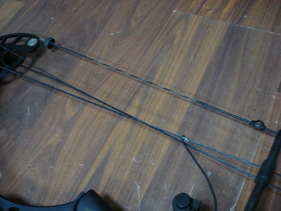 MISSION BY MATHEWS UX2 RIGHTHANDED COMPOUND BOW WITH CASE eBay