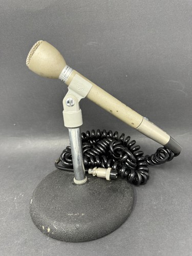 Electro-Voice 635A Dynamic Omnidirectional ENG Microphone w/ Stand