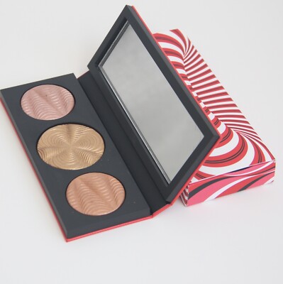 MAC STEP BRIGHT UP EXTRA DIMENSION SKINFINISH PALETTE - MEDIUM / DEEP NEW IN BOX