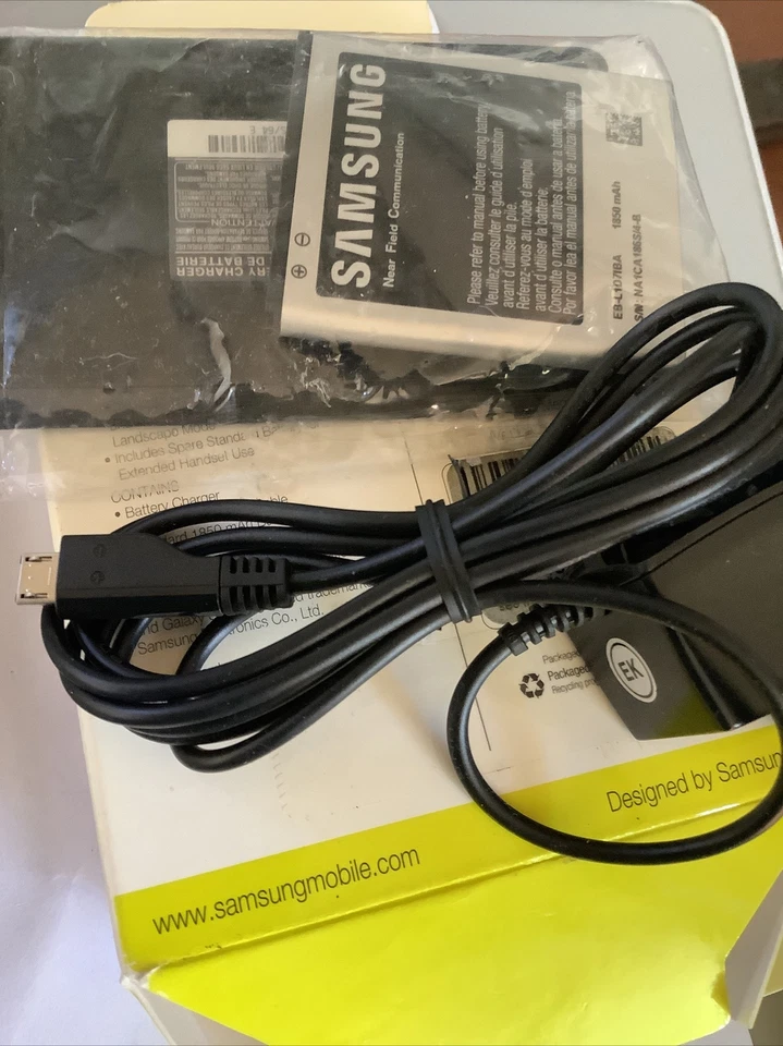 Sistema de carga de batería de repuesto Samsung Galaxy SII + batería extra TMOM62781 NUEVO EN CAJA 50 Foto 4 de 4