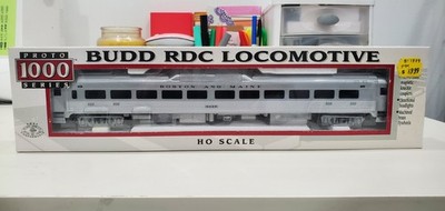 Life-Like Proto 1000 Budd RDC Locomotive B&M 6137