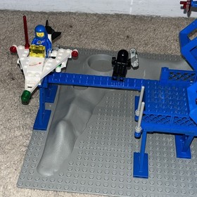 LEGO Classic Space 6971 Inter-Galactic Command Base 100% Complete w Instructions