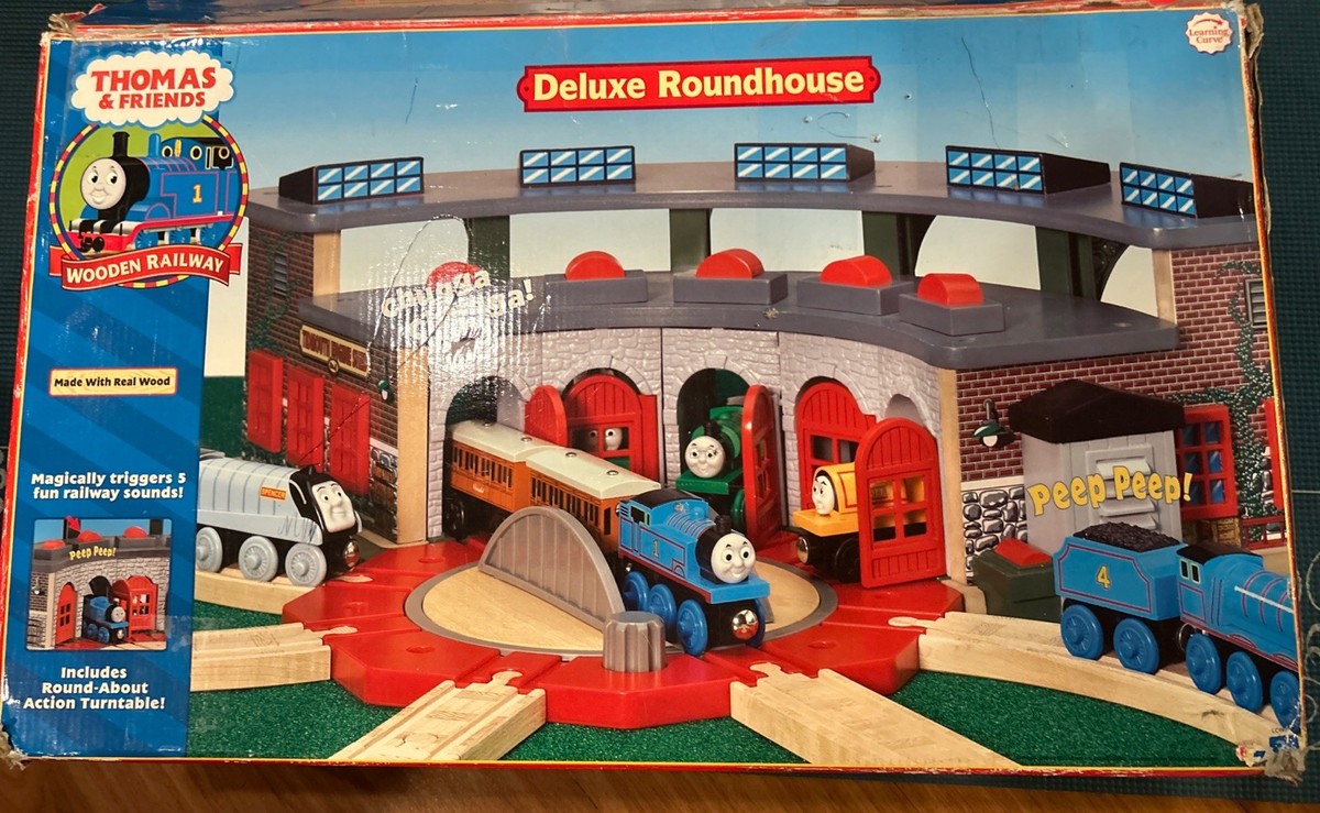Tank Engine Thomas And Friends Deluxe Roundhouse Thomas The Train