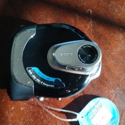 Sony DCR-DVD7 Handycam Digital Video Camera Recorder (CAMERA ONLY)