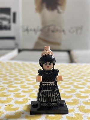 WEDNESDAY ADDAMS LEGO MINIFIG FIGURE jenna ortega christina ricci