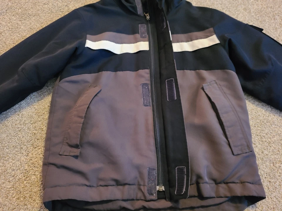 GAP 夹克海军蓝灰色白色男孩小号 6/7 男孩孩子 — 第 2/4 张图片