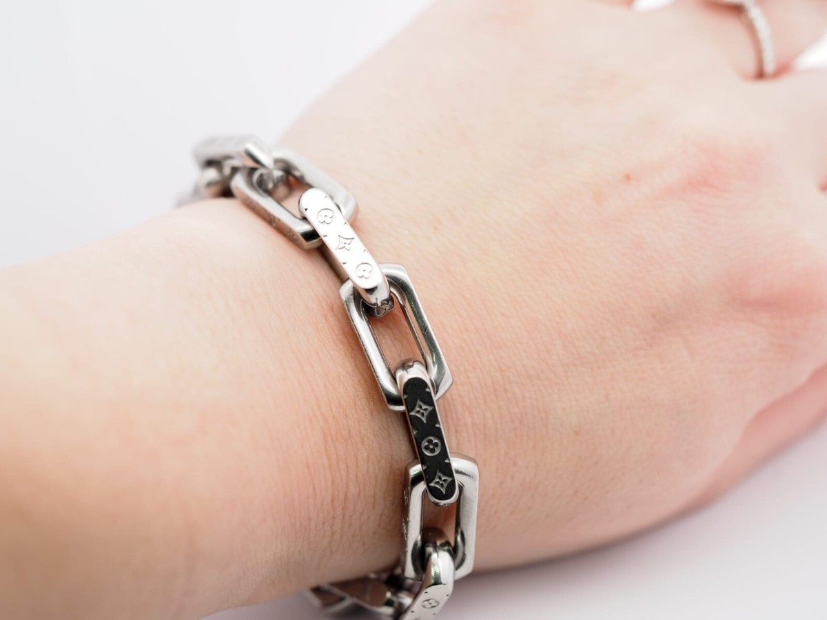 送料込◆希少品♪【LOUIS VUITTON】モノグラム chain bracelet LOUIS VUITTON Monogram Chain Bracelet M003008 Silver-tone
