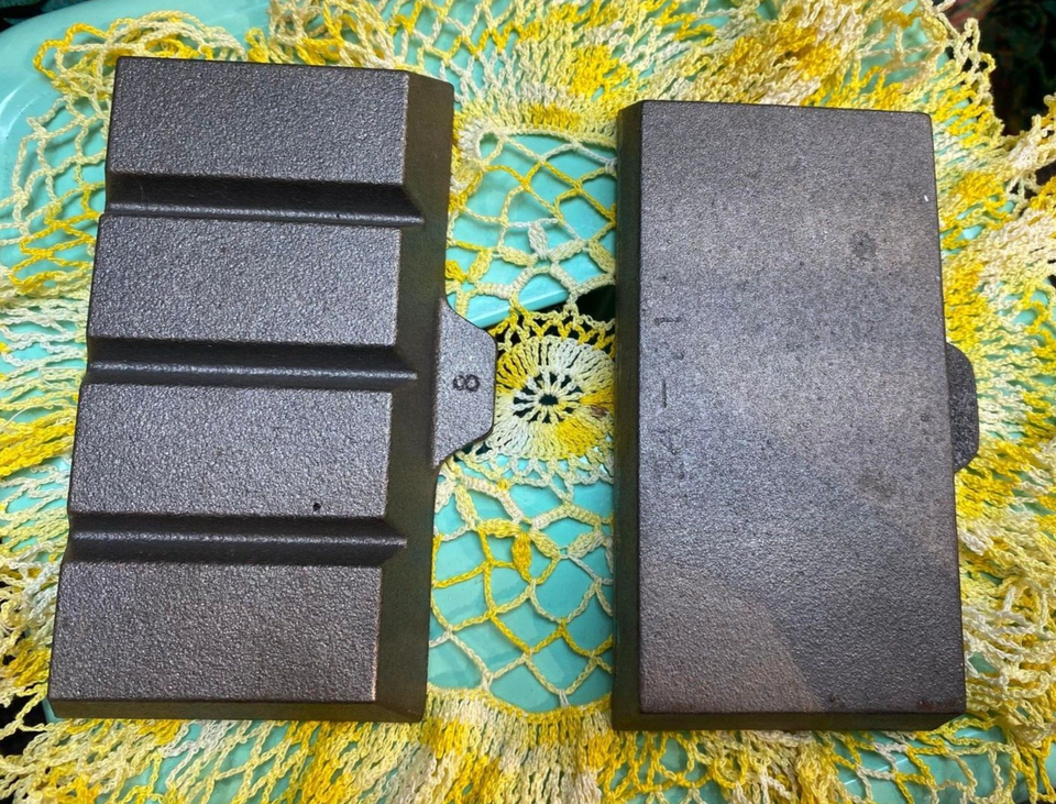 2 Vintage RCBS SAECO Cast Iron 4 Cavity Ingot Lead Melting Bullet