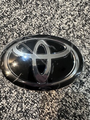 Toyota C-HR 2020,2021,2022 90975-C2023 Front Grille Logo Emblem Radar
