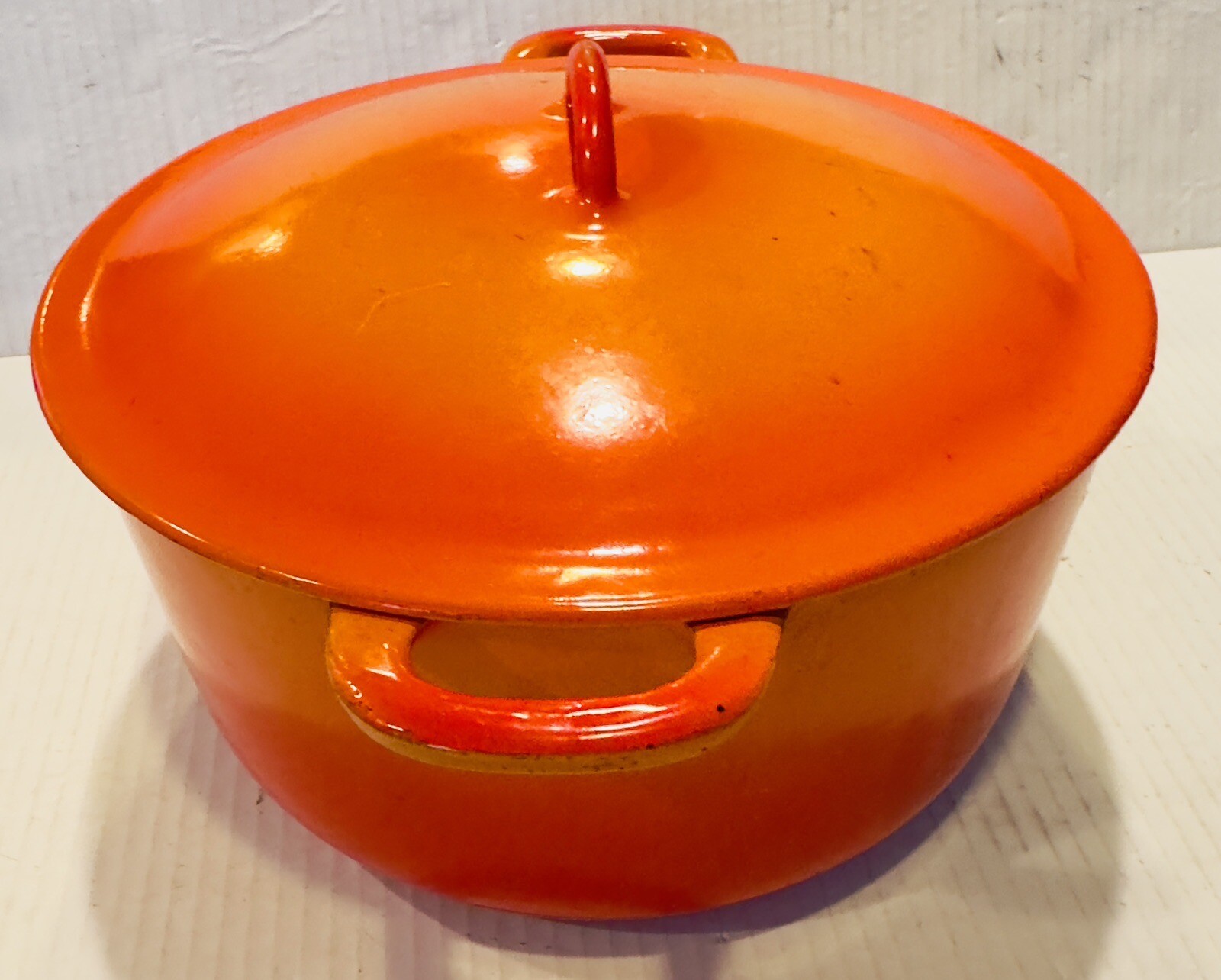 DESCOWARE Belgium Orange Flame Enamel Cast Iron Pot/Pan Dutch Oven w