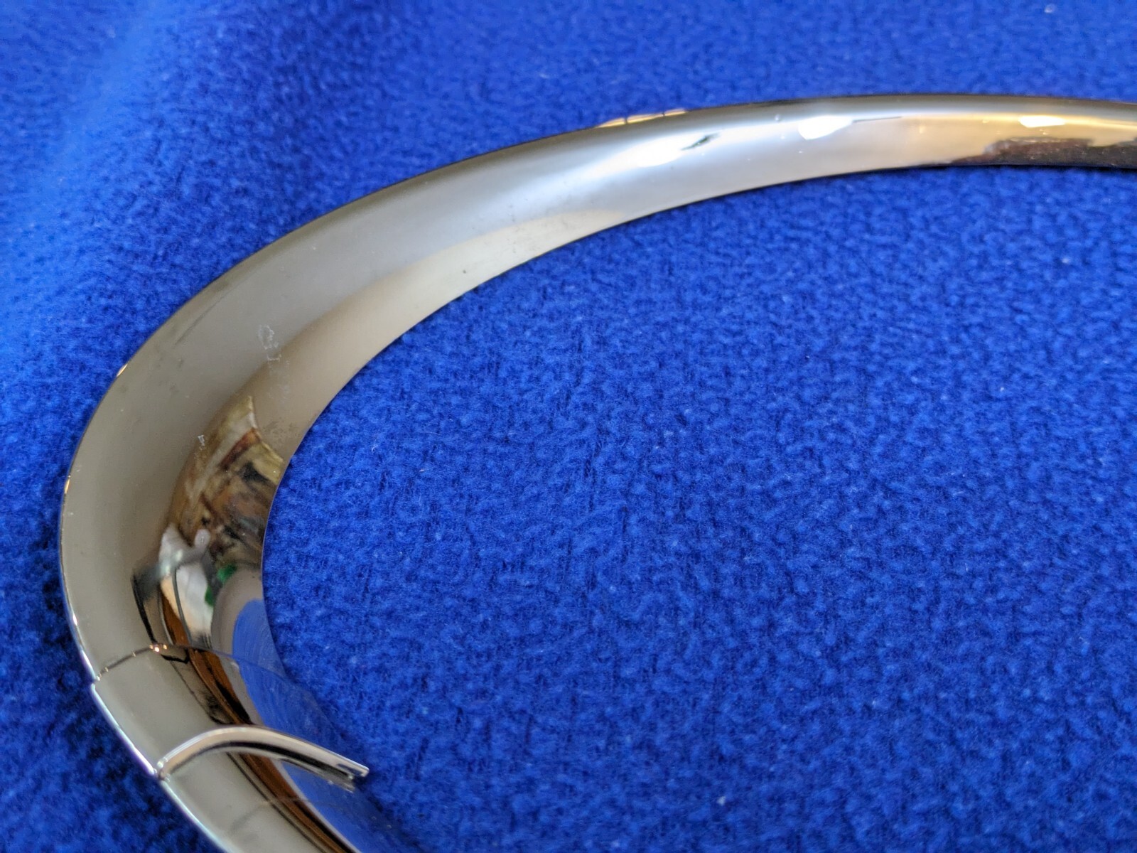 2006-2012 BENTLEY CONTINENTAL FRONT RIGHT passenger outside HEADLIGHT TRIM ring