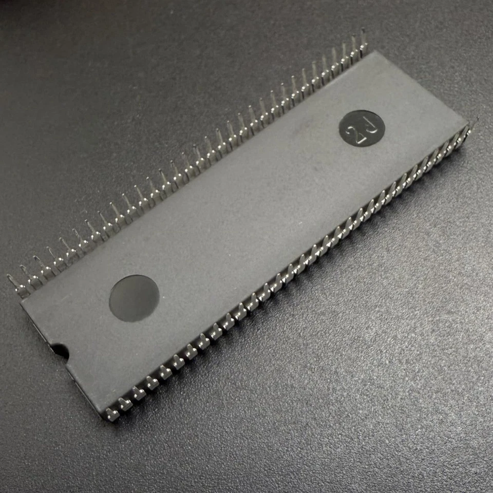 Toshiba TMP68HC000N-16 CPU Shrink DIP64 16MHz MC68000 Processor SDIP64 - Image 2 of 3