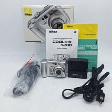 Nikon CoolPix 5200 5.1MP DIGITAL Camera W/Box Accessories and Battery Works