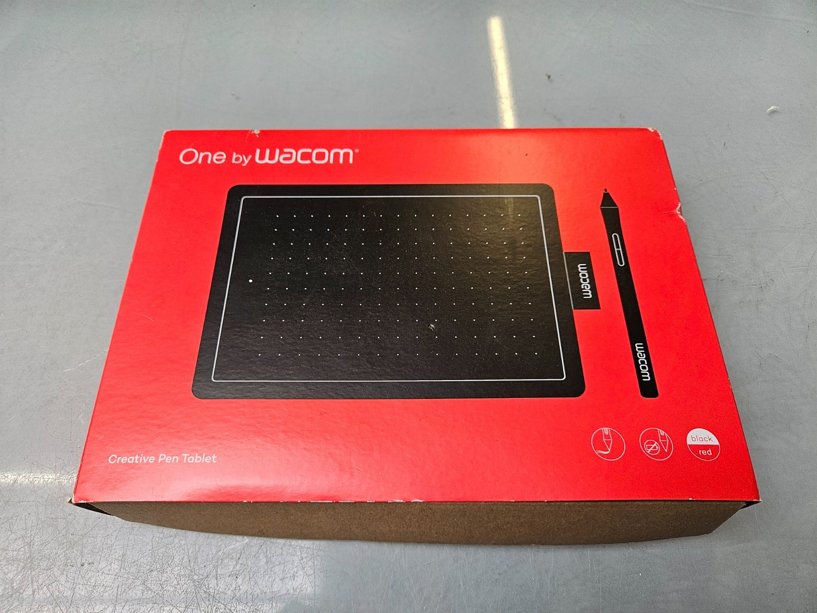 Wacom One by Wacom Creative Graphics Tablet with Pen, Black - CTL472K1A