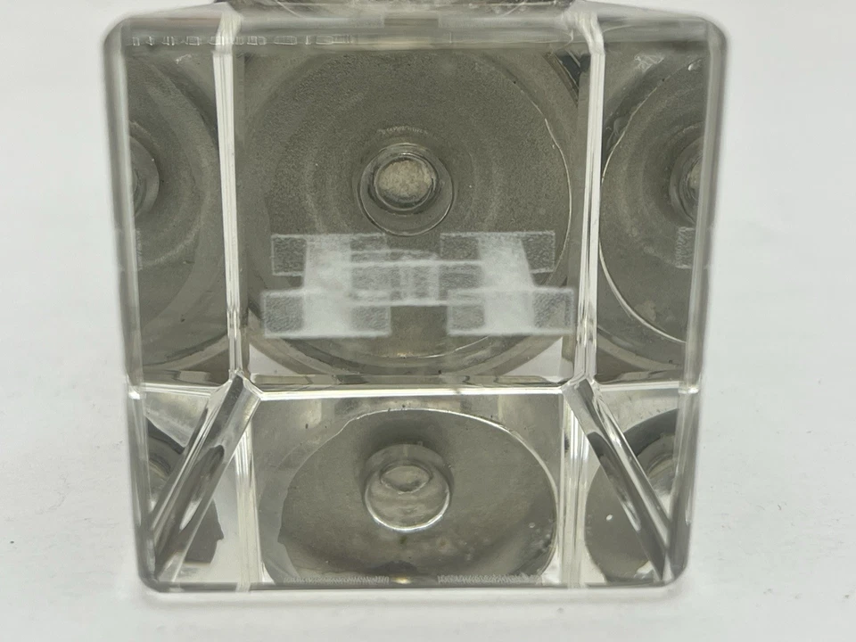 Tapón de botella de vino de cristal macizo con monograma inicial de ciprés Home letra "H" corcho Foto 4 de 4