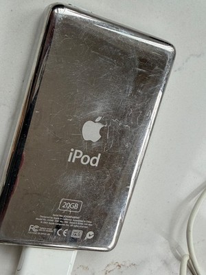 iPod Classic 3rd Generation 20gb w/ Original Box - Apple Collector