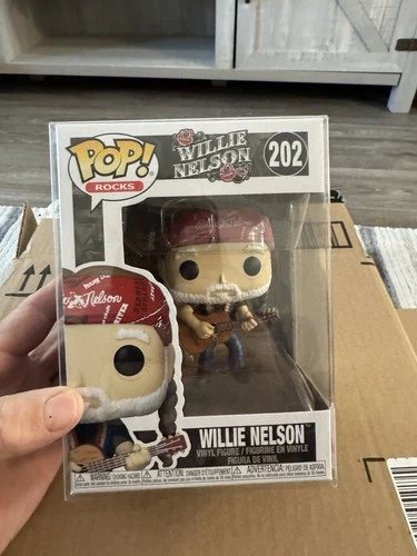 FUNKO POP ROCKS WILLIE NELSON #202 WITH BANDANA NEW UNOPENED W/PROTECTOR VAULTED