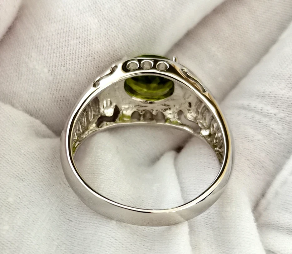 Natural Oval Cut Eye Clean Green Peridot Sterling Silver 925 Handmade Mens Ring - Image 3 of 4