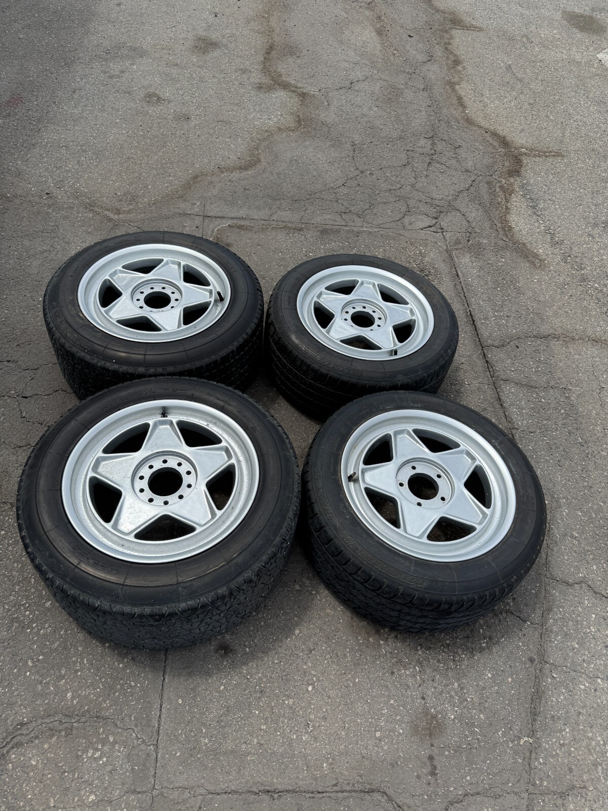 Ferrari Testarossa Center Lock Wheels 280/45, 240/45, 55,70 OEM 1985 