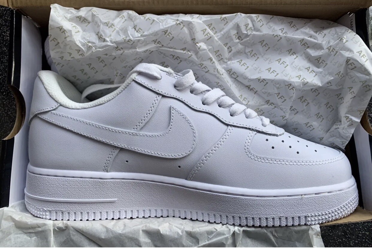 Nike Air Force 1'07 White Men's Size UK 