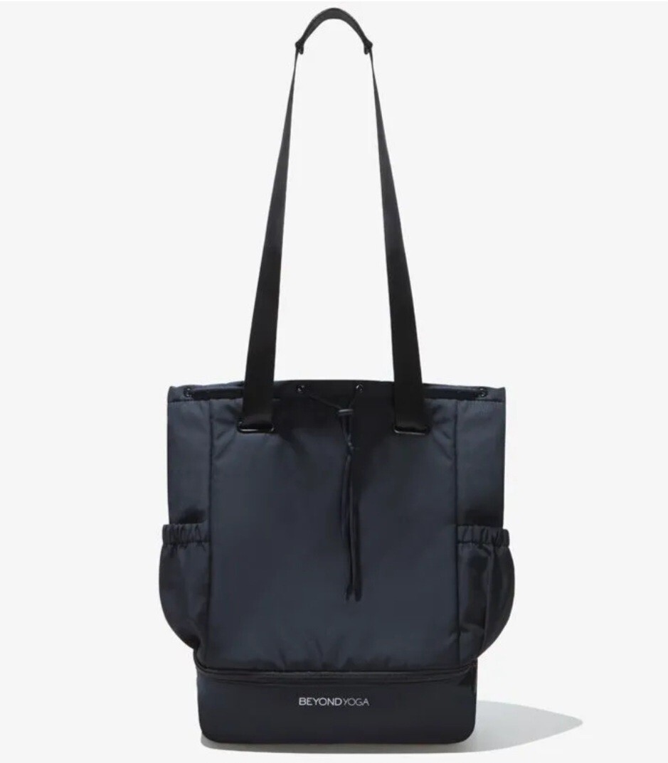 Beyond Yoga Convertible Gym Bag - Black - FabFit Fun 2024  display picture 2