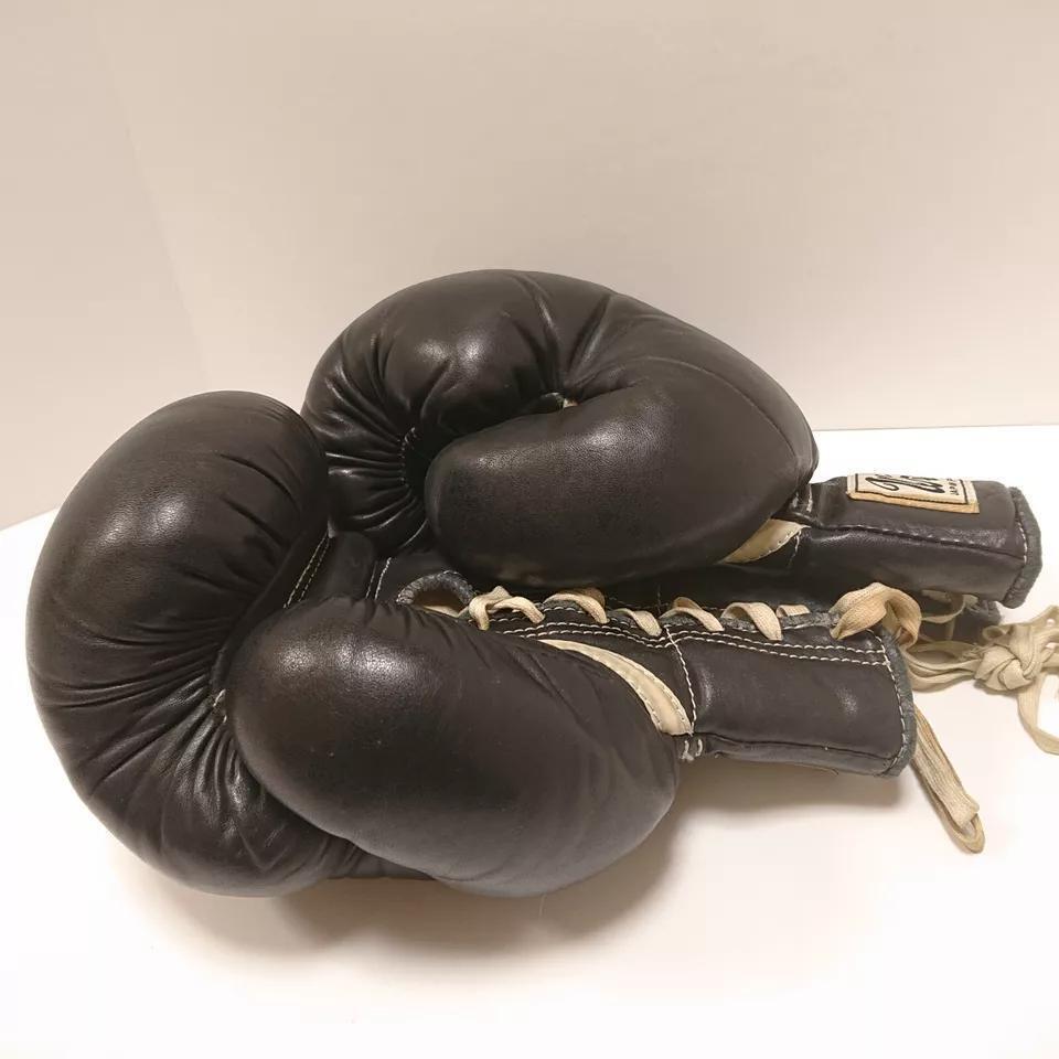 Winning Boxing Gloves 10oz Old Logo Vintage | eBay Winning Boxing Gloves 10oz Old Logo Vintage | eBay