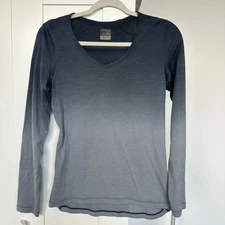 Icebreaker 100% Merino Wool BodyFit 200 Long Sleeve Base Layer Top Ombré, Size M