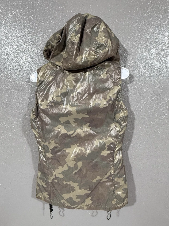 DUVETICA 女式设计师连帽绗缝松饼鹅绒黑色迷彩背心 M — 第 4/4 张图片