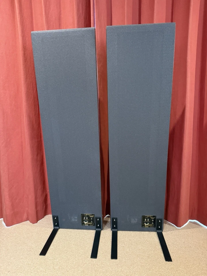 Magnapan .7 Speakers - Image 2 of 4