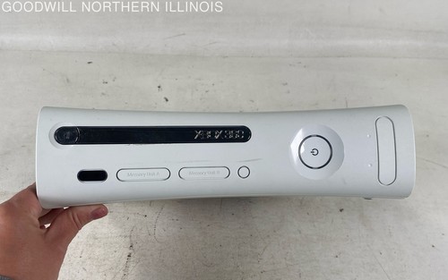 Microsoft Xbox 360 Game Console - Picture 3 of 5