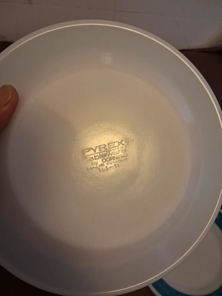 Pyrex 1960s Bluegrass Themed Opaque Glass (Milk Glass) dinner Plate Set Of  4 - Image 3 of 3