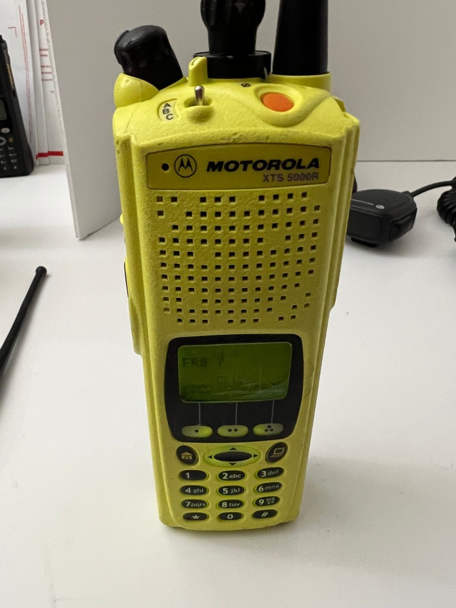 MOTOROLA XTS5000 UHF P25 Police Fire Security GMRS ASTRO 308