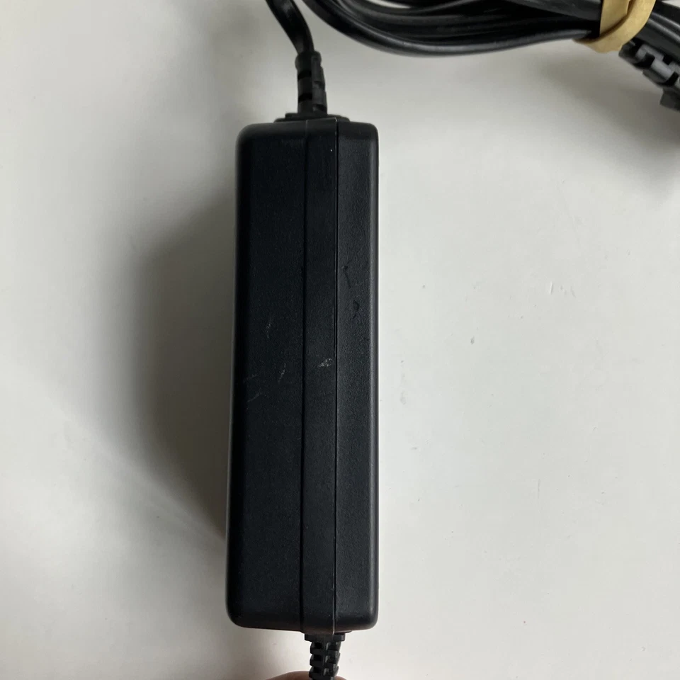 Genuine Sharp UADP-0303TAZZ Camcorder 9V / 0.9A AC Power Adapter Brick Plug OEM - Image 3 of 4