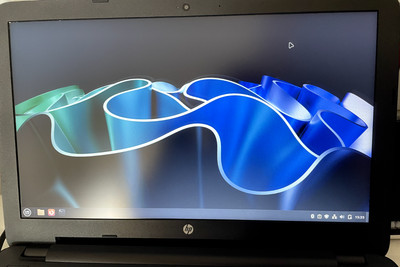 HP Notebook 15,6 / 256Gb SSD / 4Gb / Original Akku, Netzteil (Modell-ba044ng) 