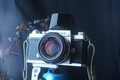 Nikon F Apollo mit 50mm f1,4 sc und seltenem seltenem Sportfinder für F