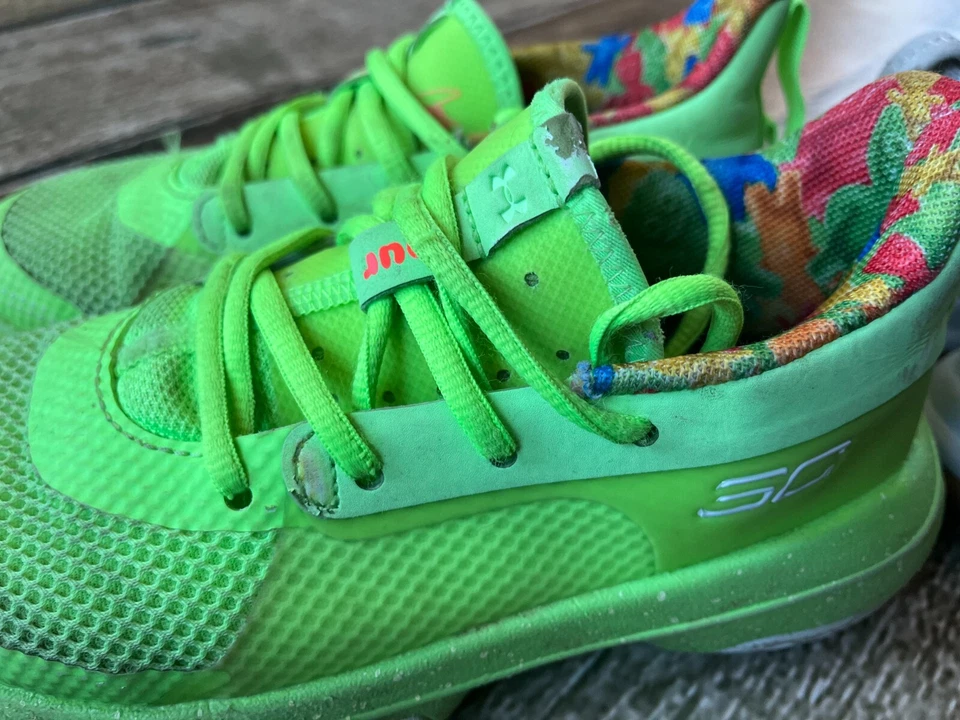 ZAPATOS DE BALONCESTO UNDER ARMOUR STEPH CURRY PARCHE AGRIO GRIS NIÑOS 2.5 1.5 GENIALES Foto 4 de 4