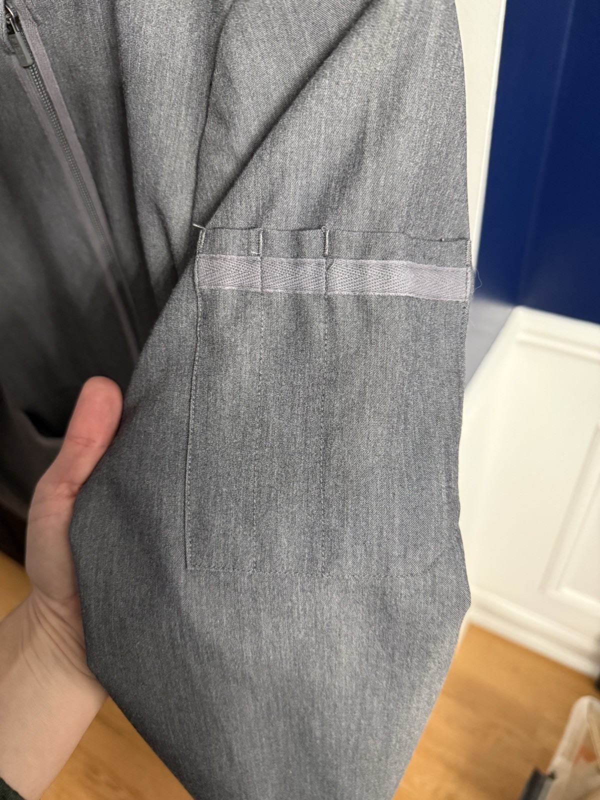 FIGS Technical Collection Gray Scrub Jacket Unise… - image 4