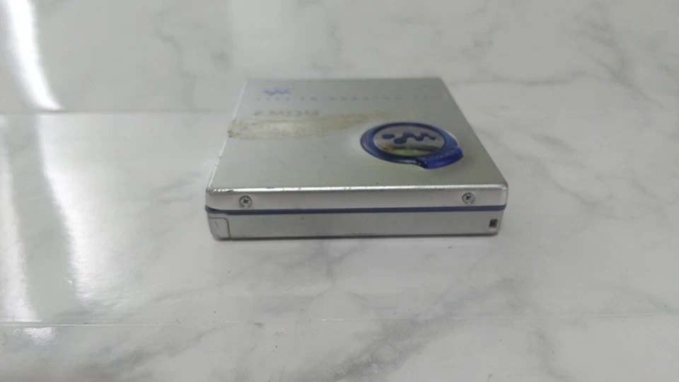 Sony MZ-E510 Minidisc MD Audio Player Walkman Silver Not Energized - Image 3 of 4